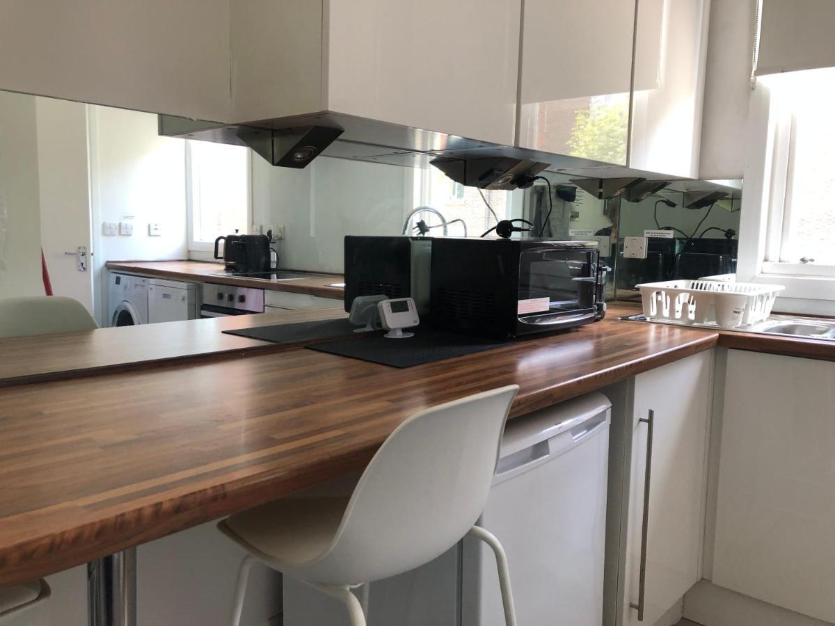 Bright Chiswick Apartment - Great Location London Kültér fotó