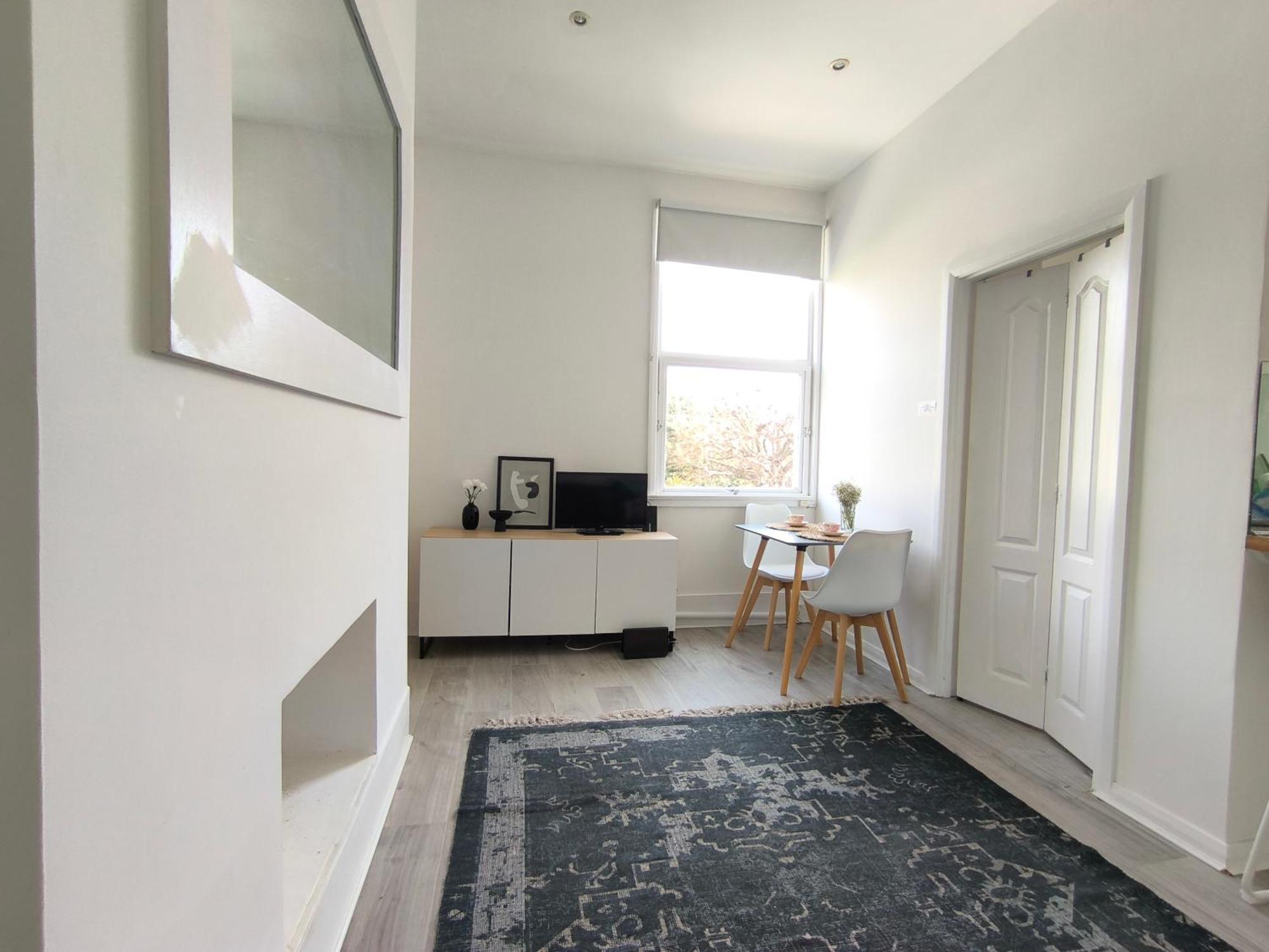 Bright Chiswick Apartment - Great Location London Kültér fotó